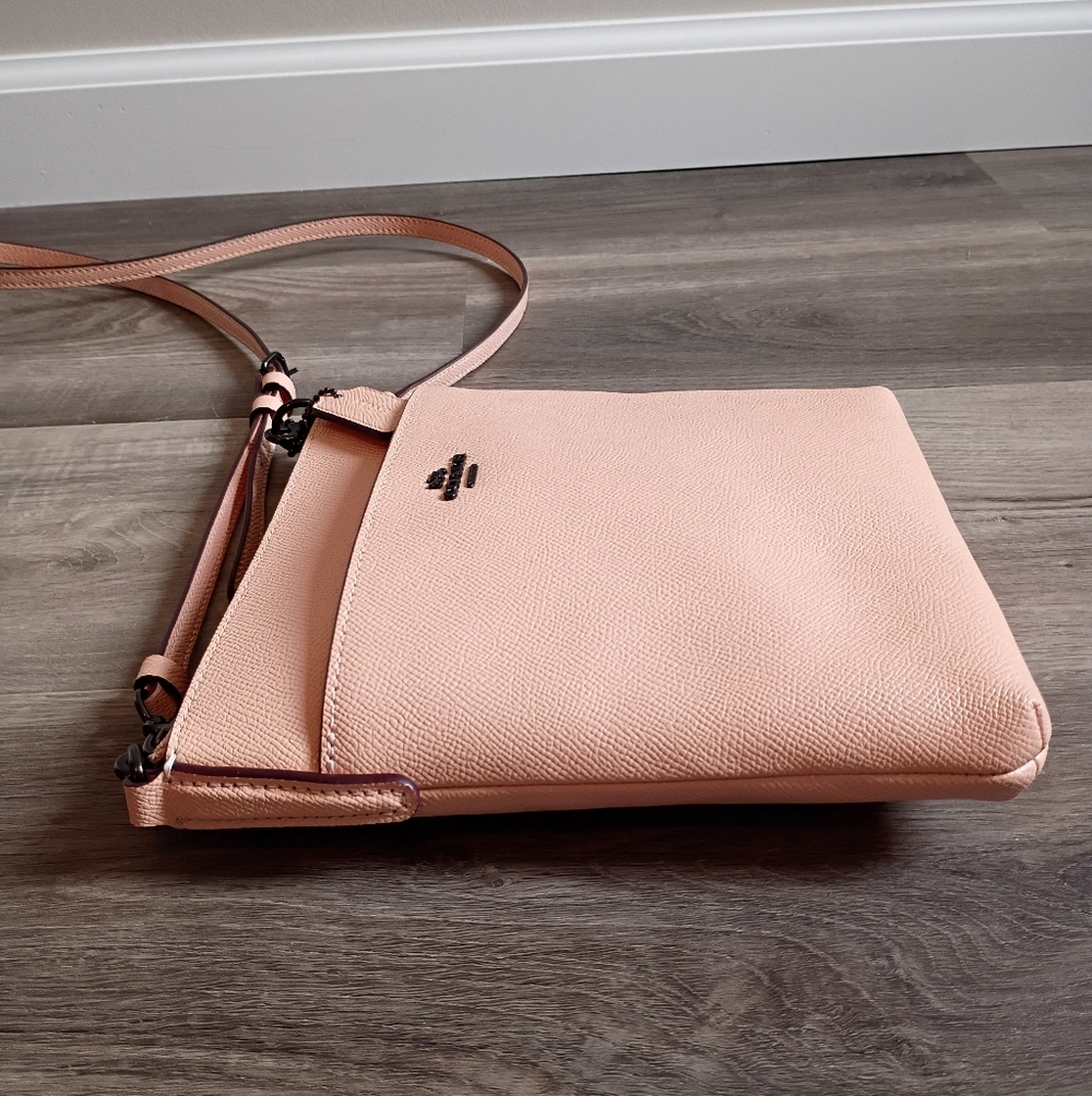 Coach Women's Classic Pale Pink Peach Leather Kitt Messenger Crossbody Handbag - Picture 3 of 8